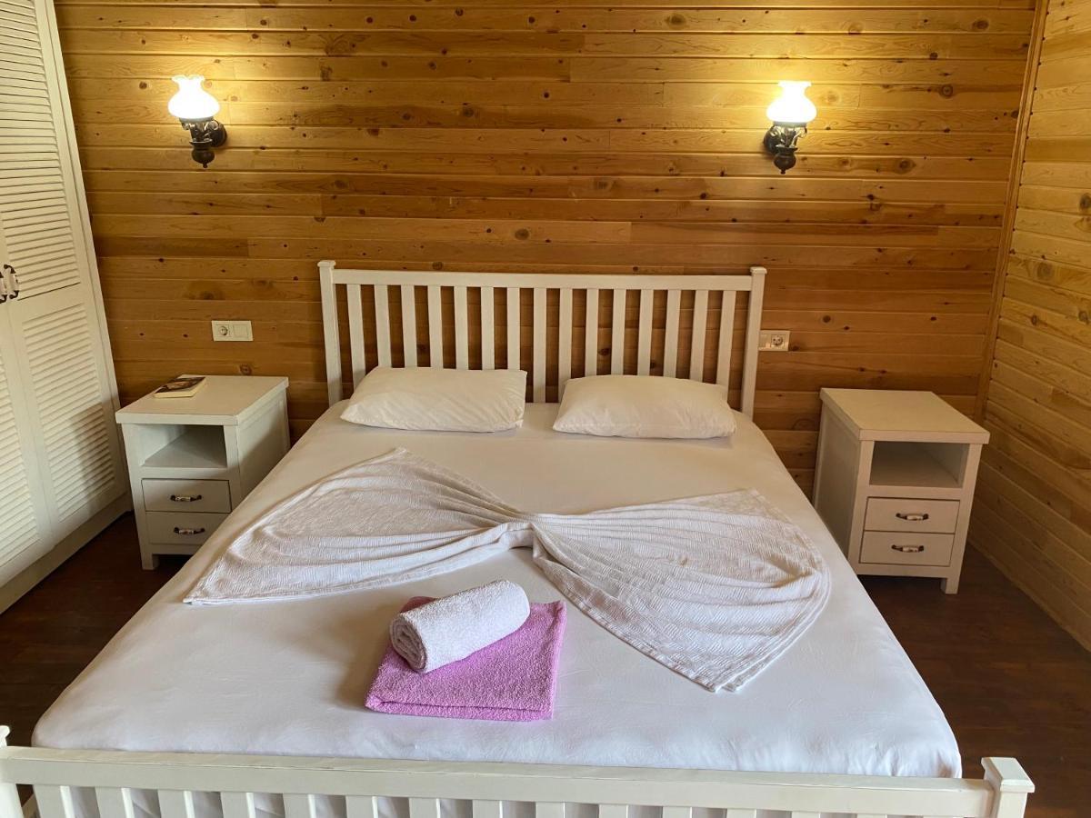 Casa Roja Apartment Cedit Екстериор снимка