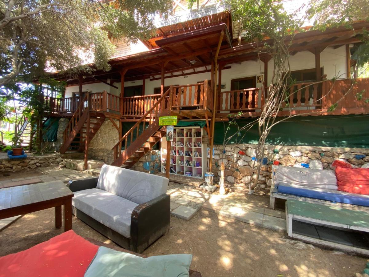 Casa Roja Apartment Cedit Екстериор снимка